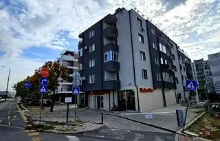 Тристаен апартамент в Кайсиева ина