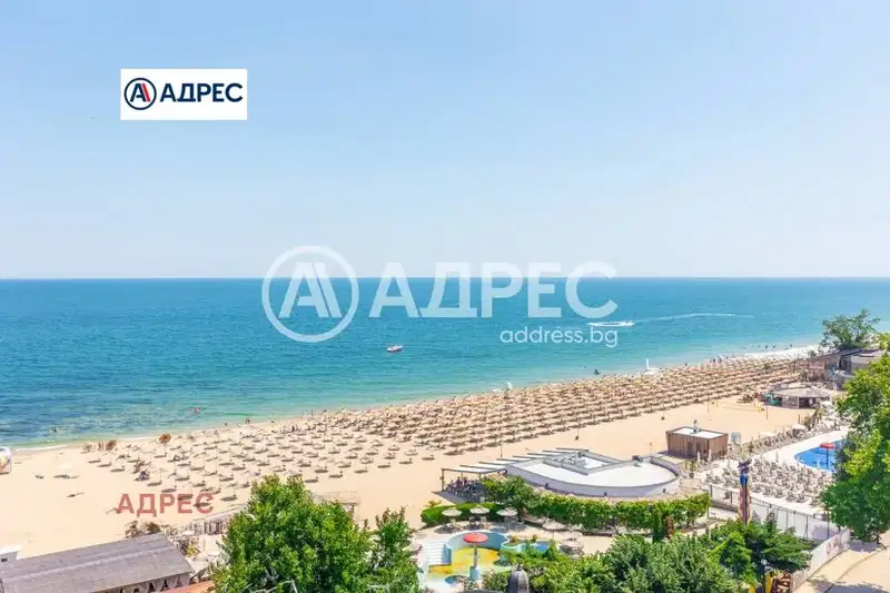 Тристаен апартамент в к.к. Златни пясъци