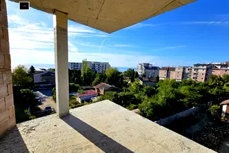 Тристаен апартамент в к.к. Чайка