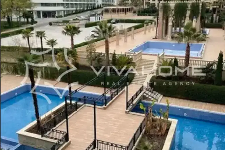 3-bedroom apartment in Zlatni Pyasyci