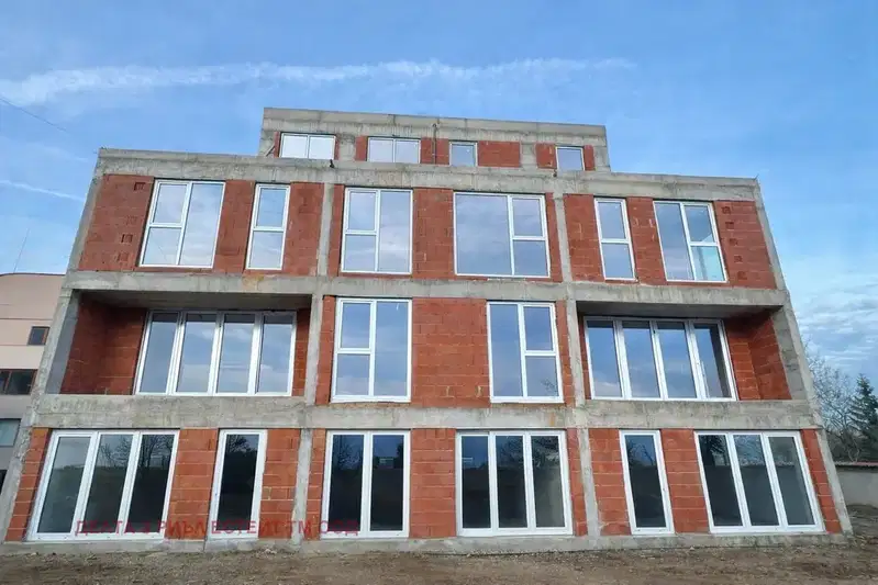 3-bedroom apartment in Lozen