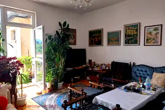 Тристаен апартамент в Банкя