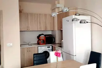Тристаен апартамент в Студентски