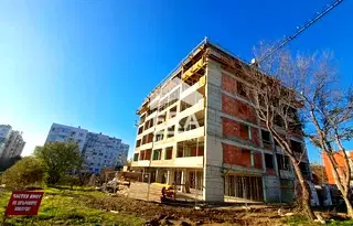 Тристаен апартамент в Кайсиева ина