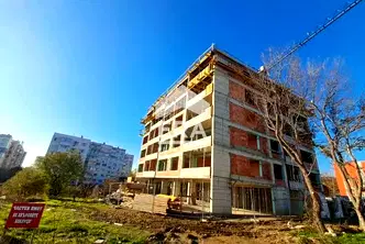 Тристаен апартамент в Кайсиева ина