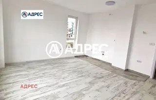 Тристаен апартамент в Кайсиева ина
