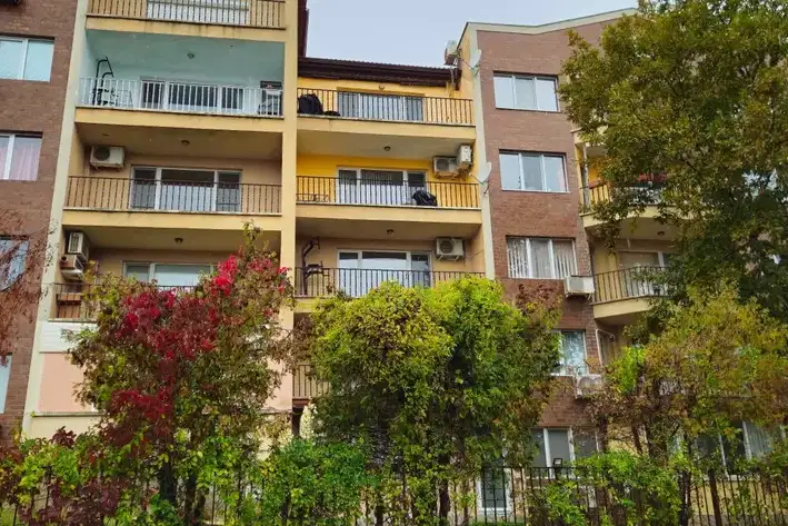3-bedroom apartment in Zlatni Pyasyci
