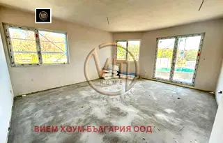 Тристаен апартамент в Кайсиева ина