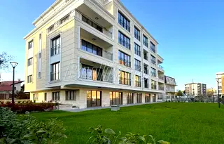 Тристаен апартамент в к.к. Св.Св. Константин и Елена