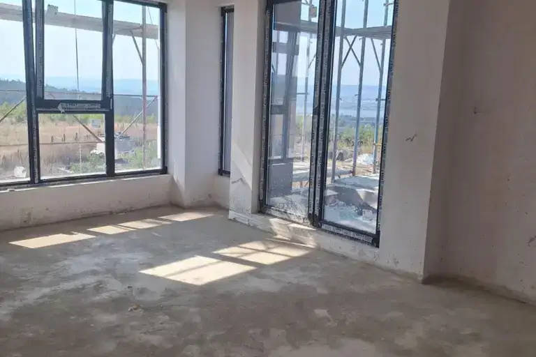 Three-room apartment with sea view in Asparuhovo, Varna