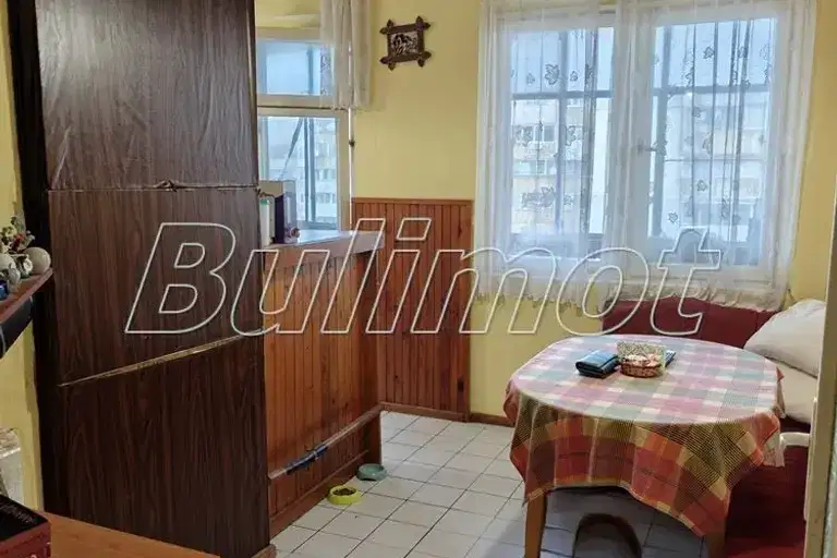 Тристаен апартамент във Варна, Аспарухово