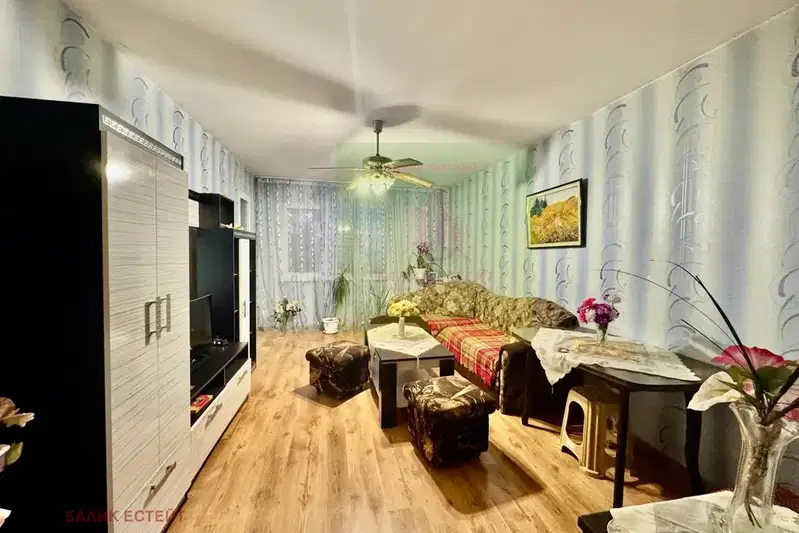 3-bedroom apartment in Dobrich, Balik