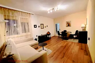 Тристаен апартамент с две тераси в Банишора, София
