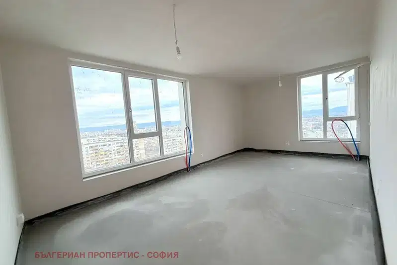 Тристаен апартамент в София, Банишора