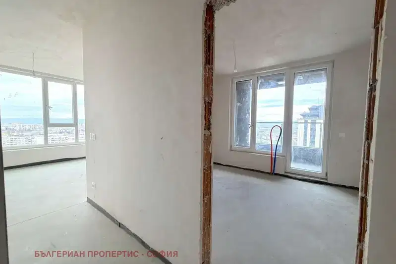 3-bedroom apartment in Sofiya, Banishora