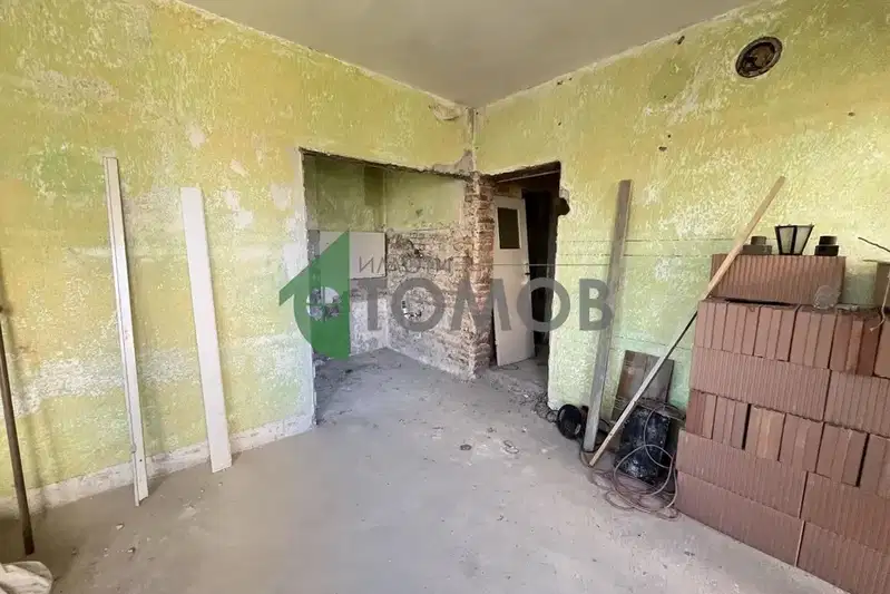 Тристаен апартамент в Шумен, Басейна