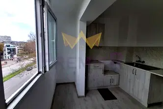 Тристаен апартамент във Варна, Базар Левски