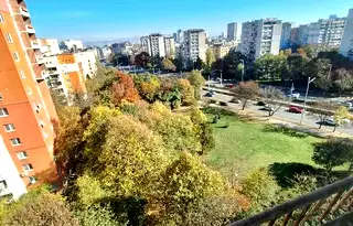 Тристаен апартамент в София, Белите брези