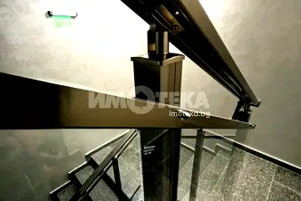 Просторен тристаен апартамент с таванска тераса в Бояна