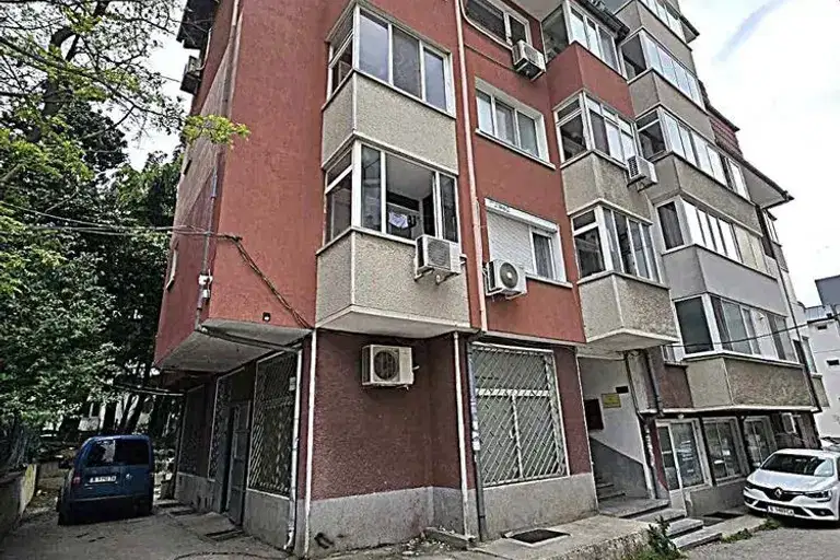 3-bedroom apartment in Varna, Briz