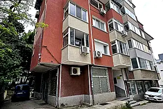 Тристаен апартамент във Варна, Бриз