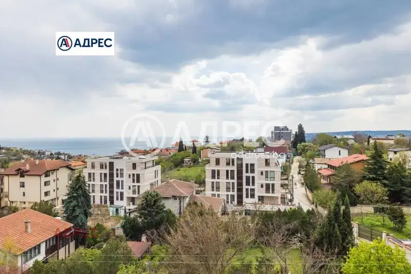 Тристаен апартамент във Варна, Бриз