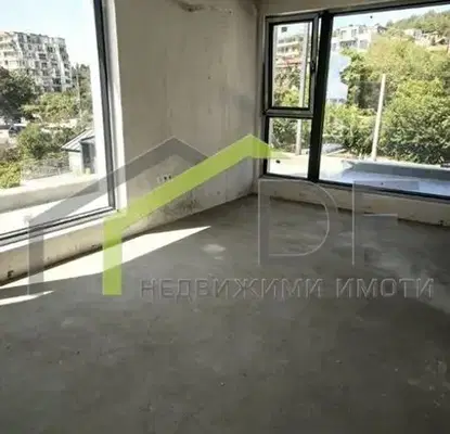 Photo 2 — 3-bedroom apartment in Varna, Briz