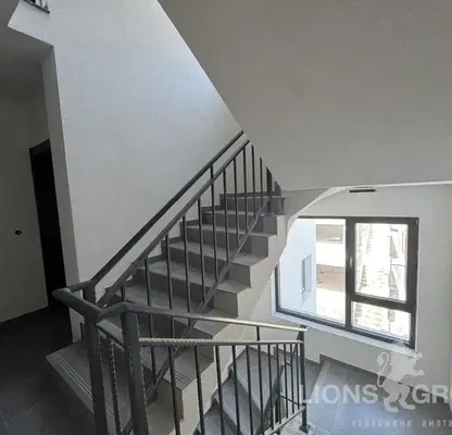 Снимка 3 — Тристаен апартамент във Варна, Бриз