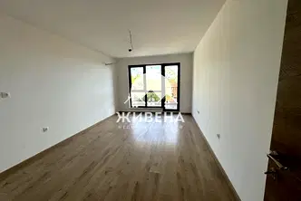 Тристаен апартамент във Варна, Бриз