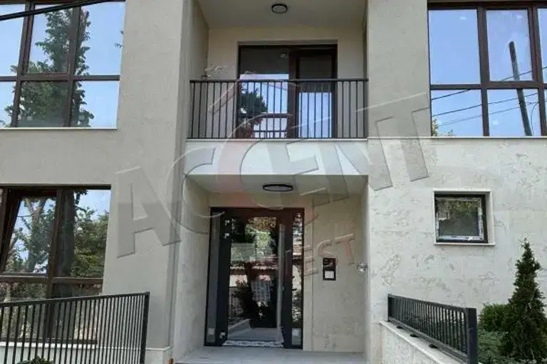 3-bedroom apartment in Varna, Briz