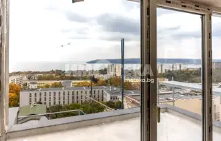 Тристаен апартамент във Варна, Бриз