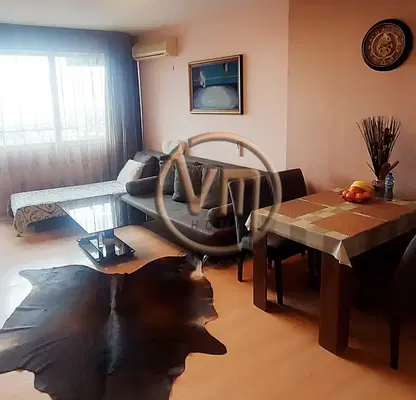 Снимка 2 — Просторен тристаен апартамент с морска панорама в Бриз, Варна