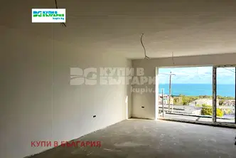 Тристаен апартамент във Варна, Бриз