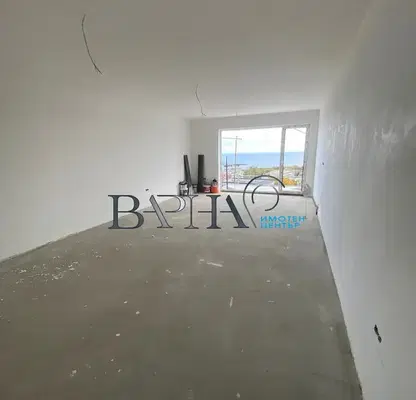 Снимка 2 — Тристаен апартамент с морска панорама в Бриз, Варна