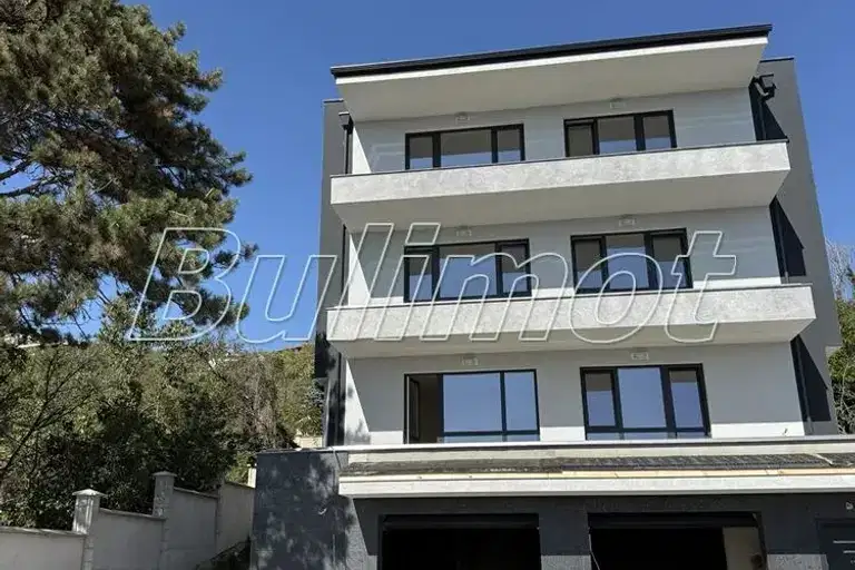 3-bedroom apartment in Varna, Briz