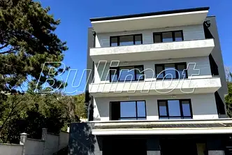 Тристаен апартамент във Варна, Бриз