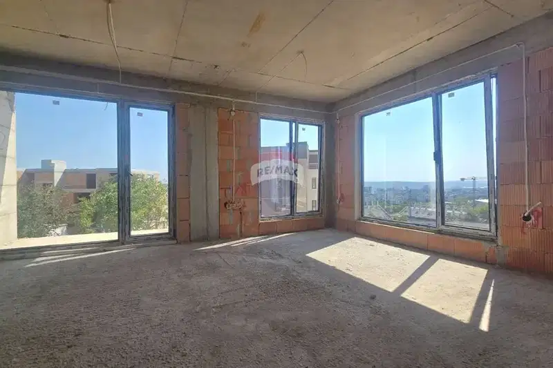3-bedroom apartment in Varna, Briz