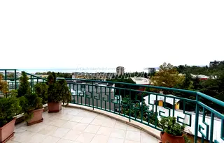 Тристаен апартамент във Варна, Бриз