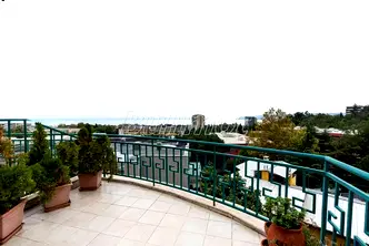 Тристаен апартамент във Варна, Бриз