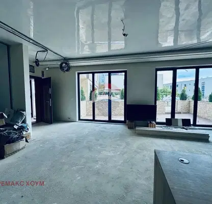 Снимка 2 — Тристаен апартамент във Варна, Бриз