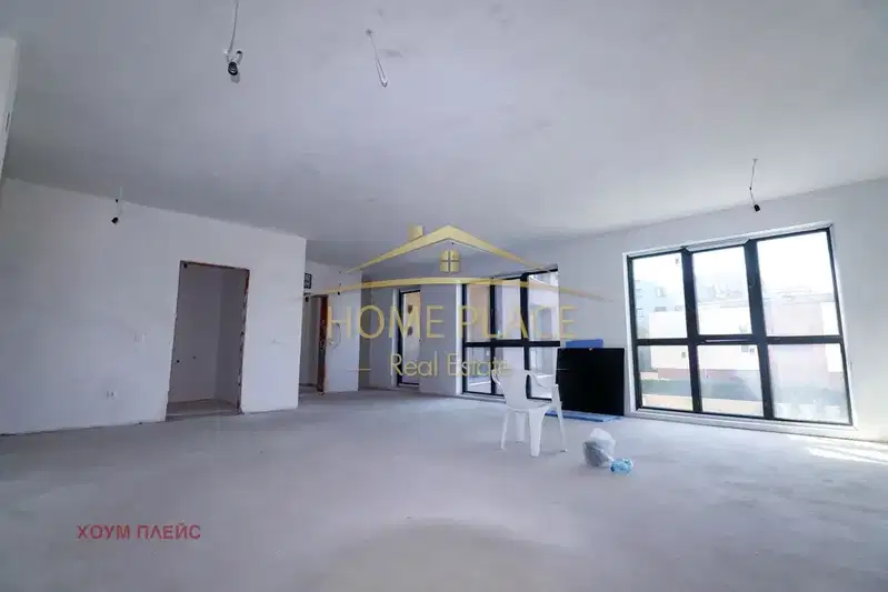 Тристаен апартамент във Варна, Бриз