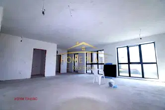 Тристаен апартамент във Варна, Бриз
