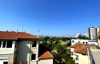 Тристаен апартамент във Варна, Бриз