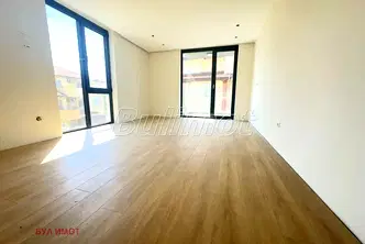 Тристаен апартамент във Варна, Бриз