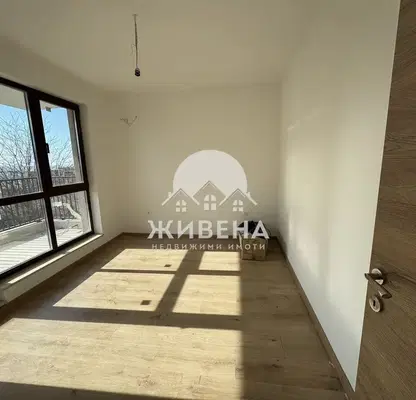 Снимка 3 — Тристаен апартамент във Варна, Бриз