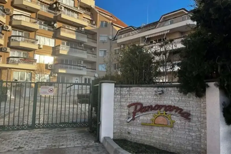 3-bedroom apartment in Varna, Briz