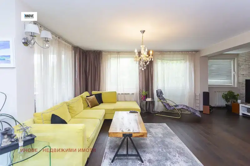 3-bedroom apartment in Sofiya, Bykston