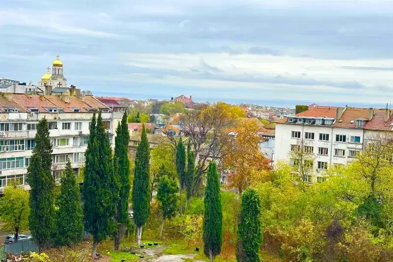 Тристаен апартамент във Варна, Централна поща