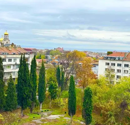 Снимка 3 — Тристаен апартамент във Варна, Централна поща
