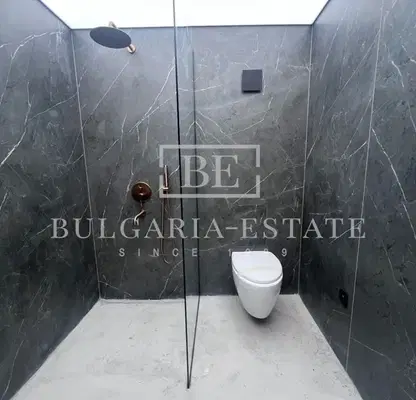 Снимка 4 — Тристаен апартамент във Варна, Централна поща